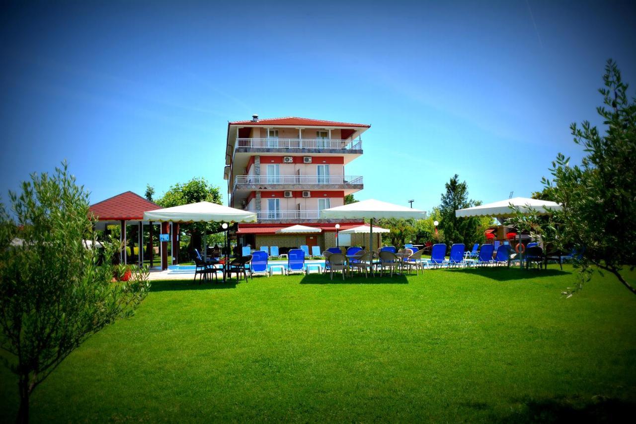 Denis Hotel And Bungalows Korinós Eksteriør billede
