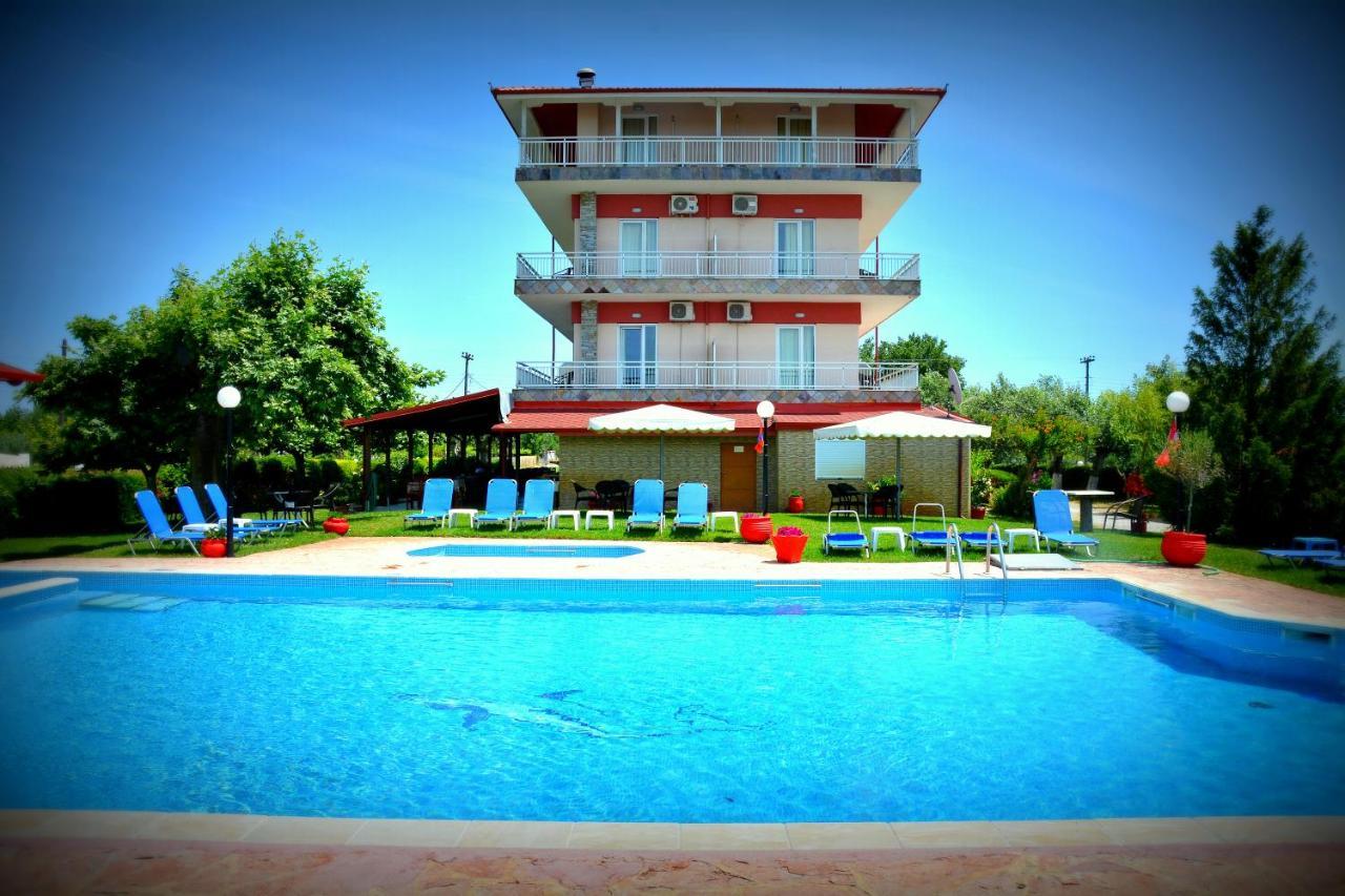 Denis Hotel And Bungalows Korinós Eksteriør billede