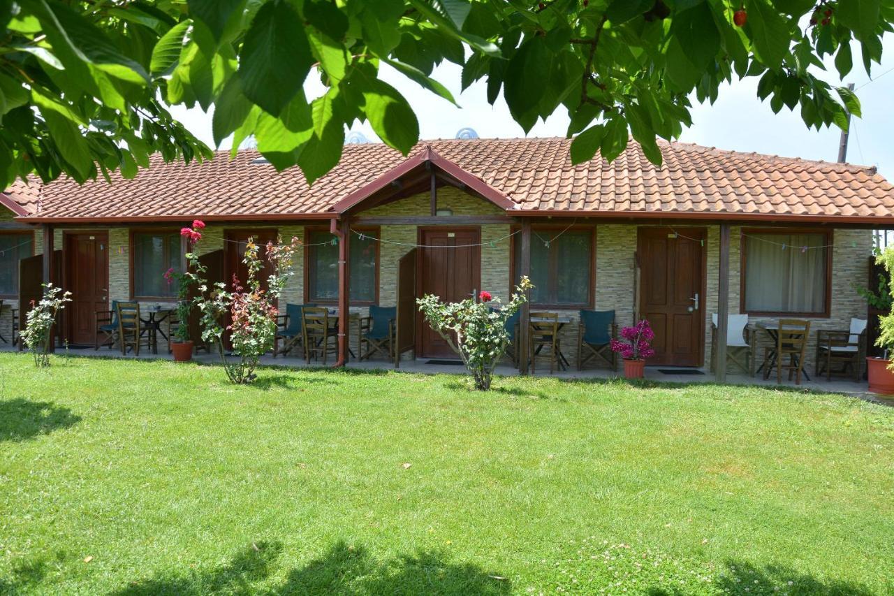Denis Hotel And Bungalows Korinós Eksteriør billede