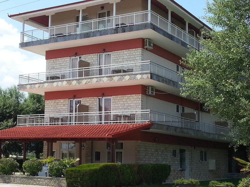 Denis Hotel And Bungalows Korinós Eksteriør billede